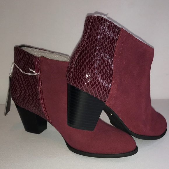 Vionic Shoes - Picture 5 of 5